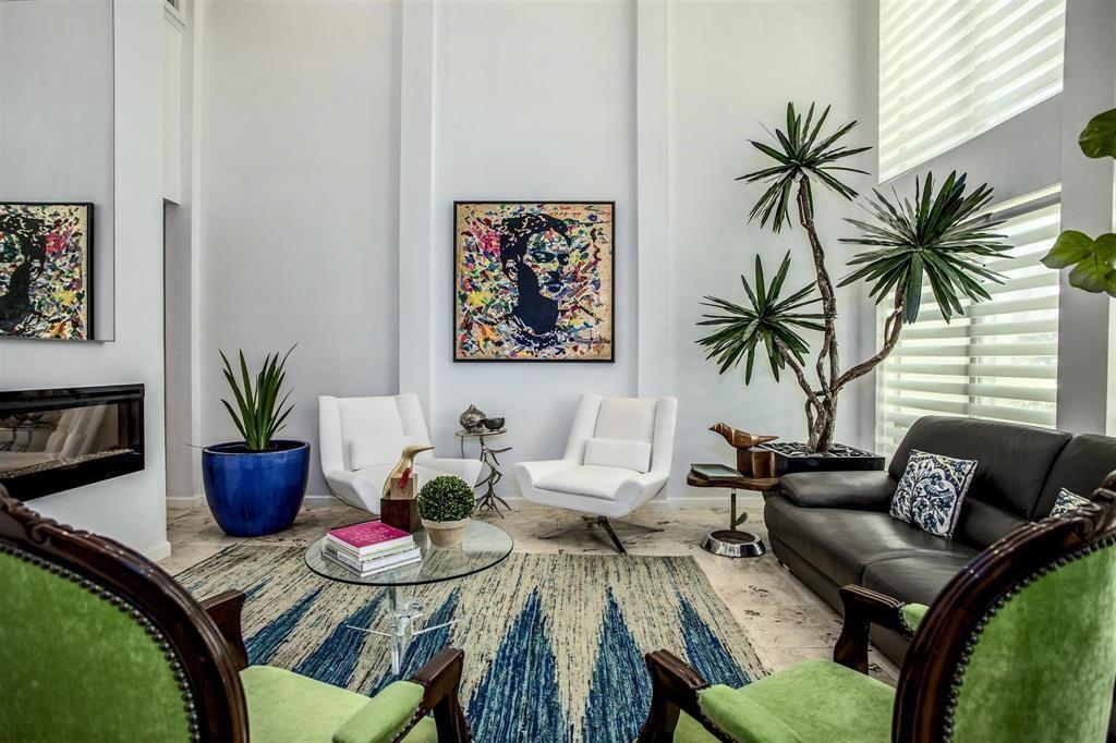 Foto principal - 9356 Briar Forest Dr