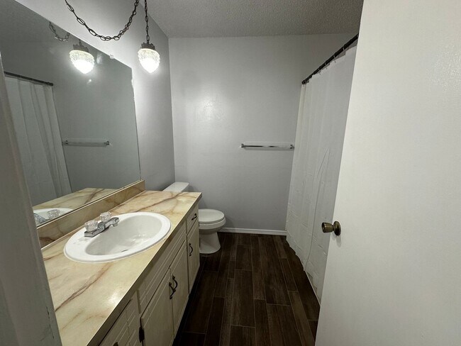 Foto del edificio - Remodeled 3-bedroom 2-bath home