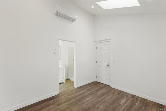 Foto del edificio - 552 N Cambridge St