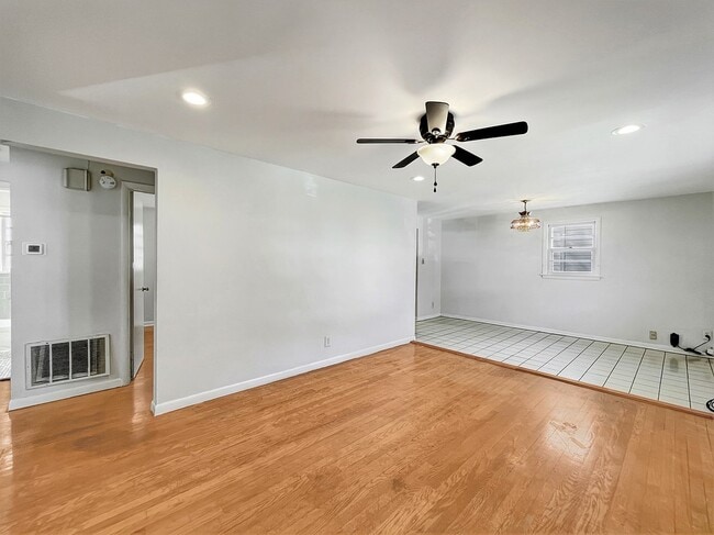 Building Photo - 1832 N Culpeper St