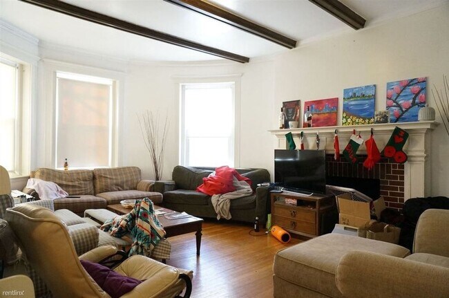 Foto del edificio - Brookline 4bed / 2bath available September 2026