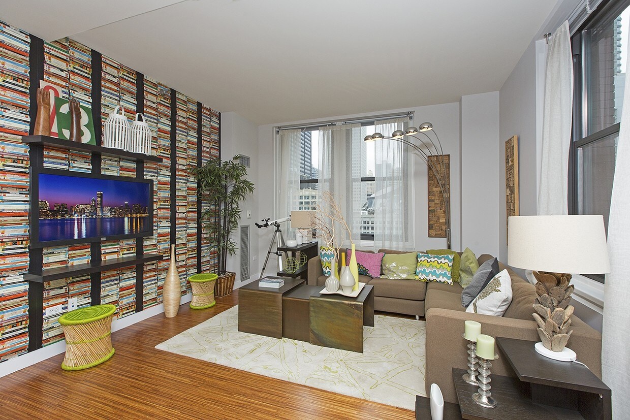 Foto principal - 61 E Lake St