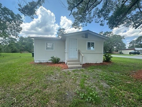 Primary Photo - 1215 Cate Rd
