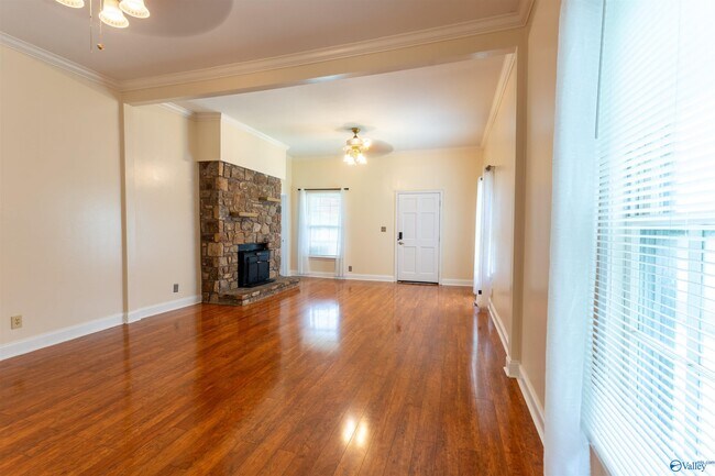 Foto del edificio - 718 Rison Ave NE
