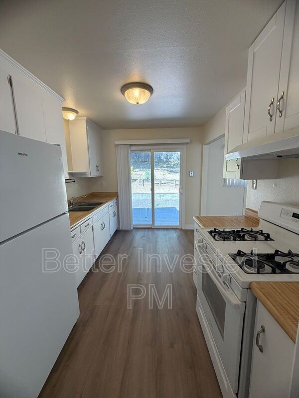 Foto del edificio - 206 Rosemary Ln