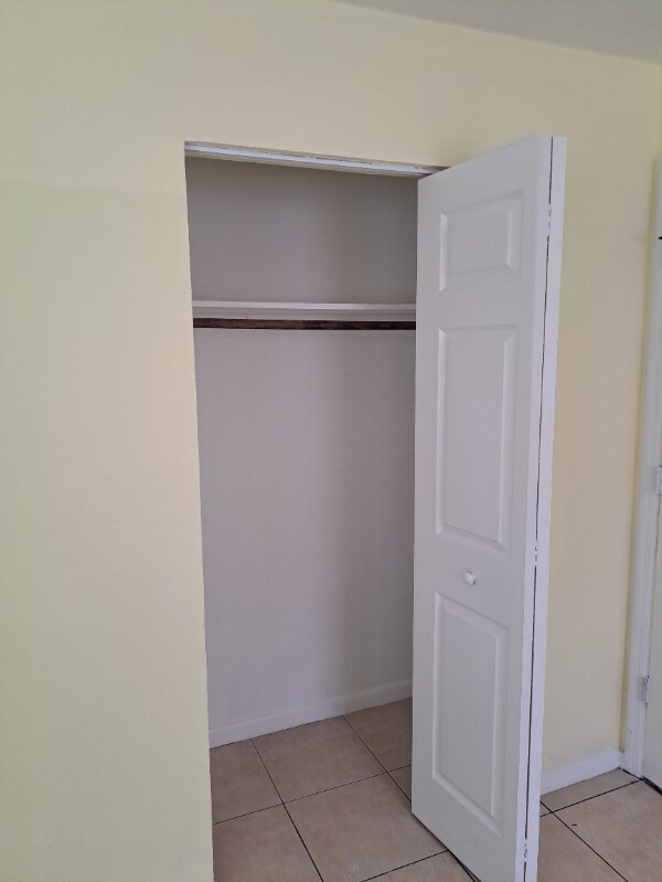 Foto del edificio - 1021 Oaktree Ln