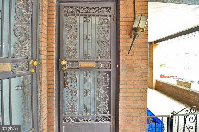 Building Photo - 217 S 47th St