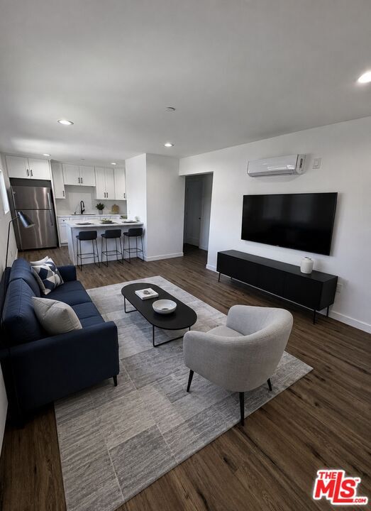 Foto del edificio - 3212 Glenhurst Ave