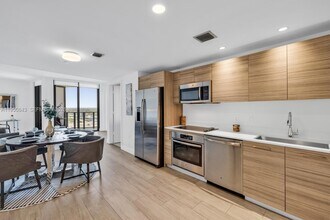 Building Photo - 121 NE 34th St