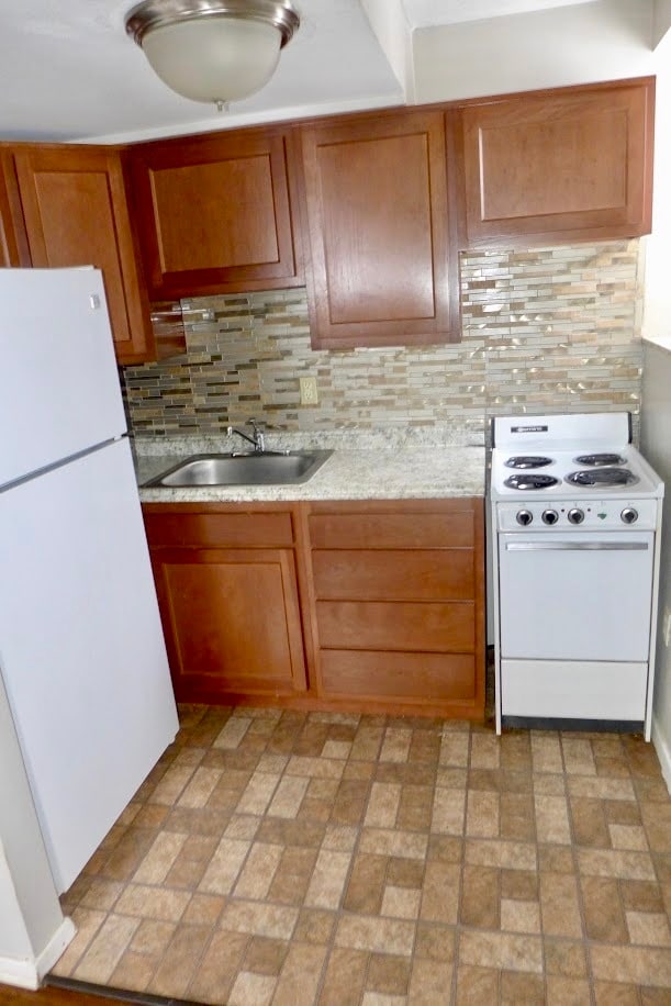 Interior Photo - FRIENDSHIP COURT -- 162