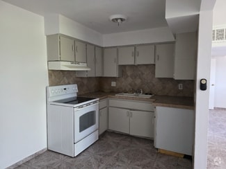 Building Photo - 575 S Royal Crest Cir