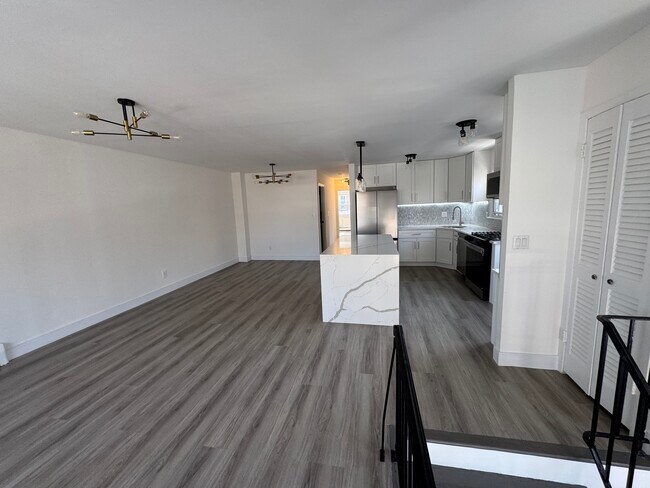 Building Photo - 15704 17th Rd