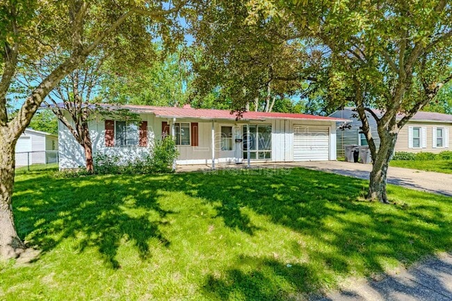 Photo - 2310 Sequoya Dr House