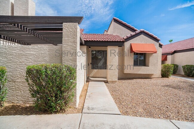 Foto del edificio - 2127 E 10th St