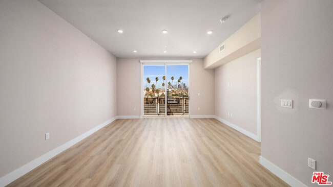 Foto del edificio - 927 Fedora St