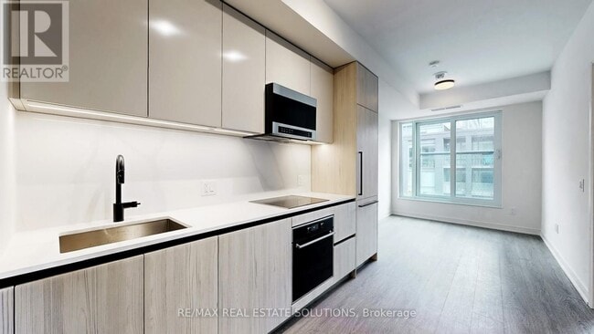 Photo du bâtiment - 425-425 Front St E