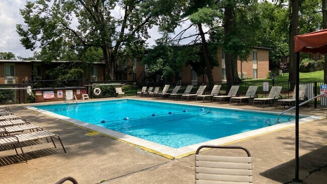 Building Photo - Location, Location, Location! 2-Bedroom Condo Near Vanderbilt