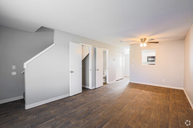 2HAB, 2BA - 916 ft² - Park Meadows Apartments