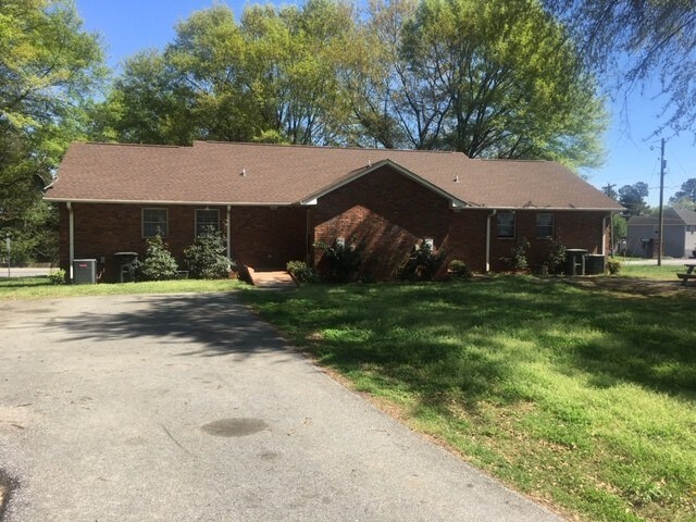 Building Photo - Duplex in growing Boiling Springs