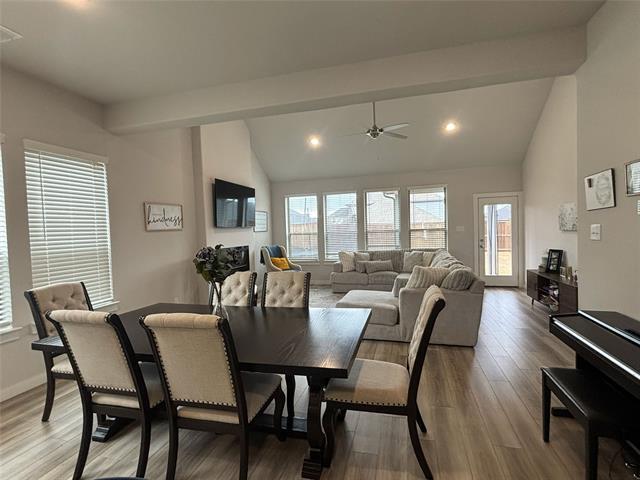 Foto del edificio - 2029 Dovedale Dr