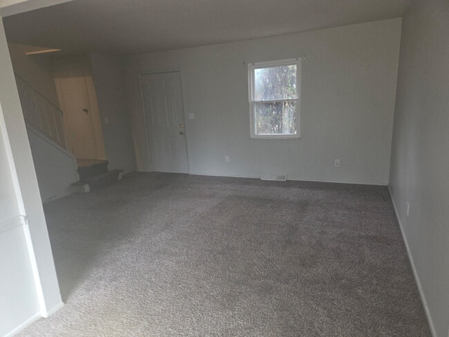 Building Photo - 453 Mathews Rd