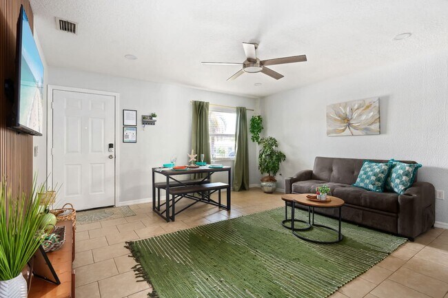 Foto del edificio - 8615 44th Avenue Dr W