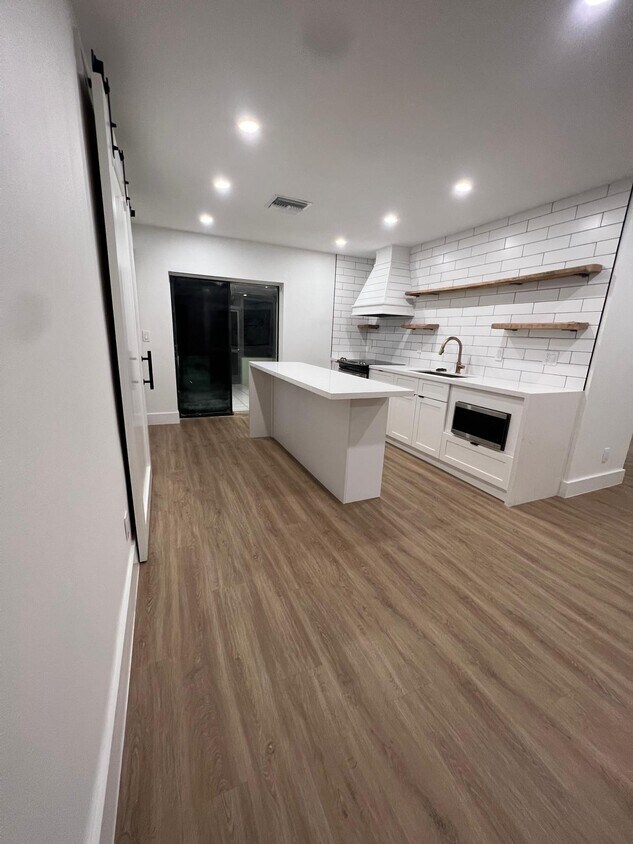 Foto principal - 19053 Holly Rd