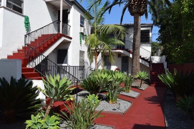 Foto del edificio - 3381 Grim Ave