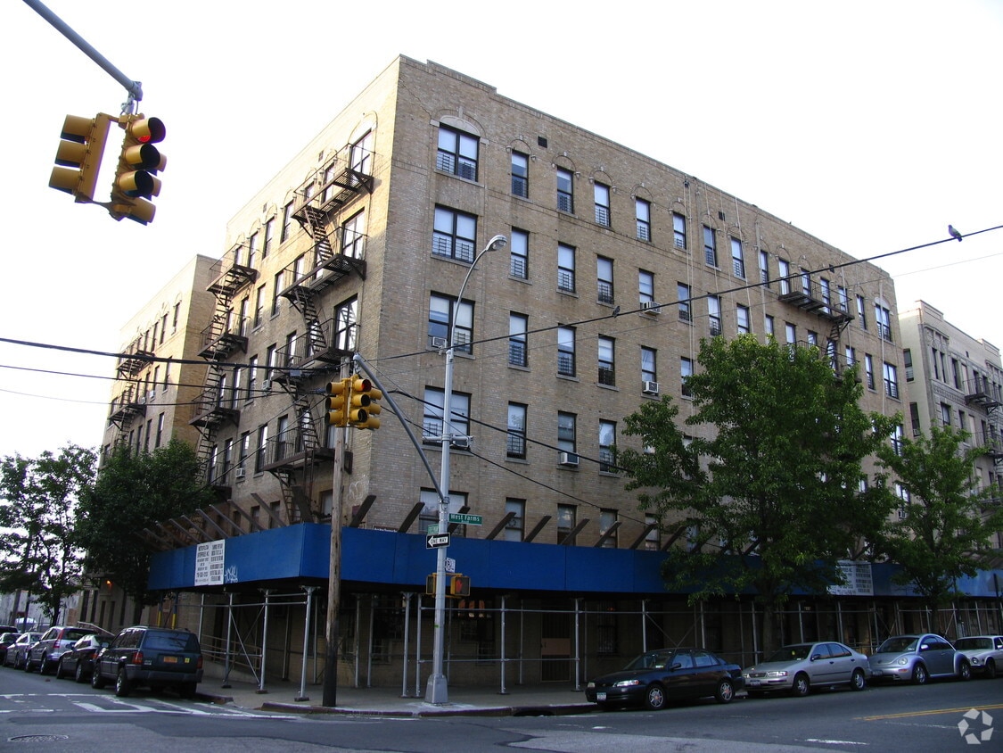 Building Photo - 1252 W Farms Rd