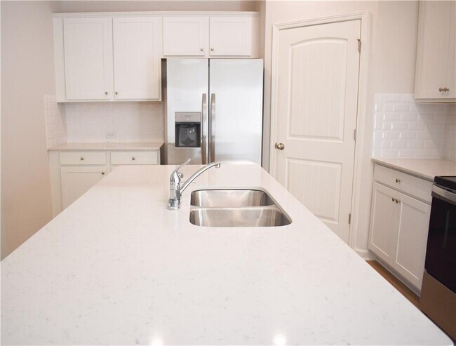 Building Photo - 6686 Corryton St