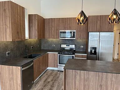 Foto del edificio - 790 E Irving Park Rd