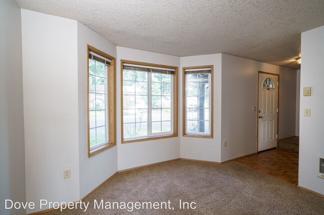 Building Photo - 3 br, 2.5 bath House - 15411 NE 41st Street