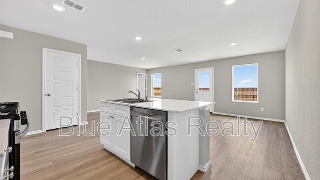 Building Photo - 7740 Royal Fern Dr