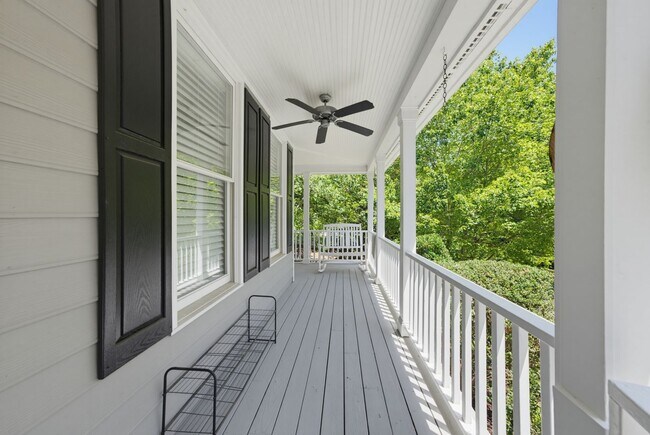 Foto del edificio - Southern Charm Meets Everyday Entertainment and Convenience!