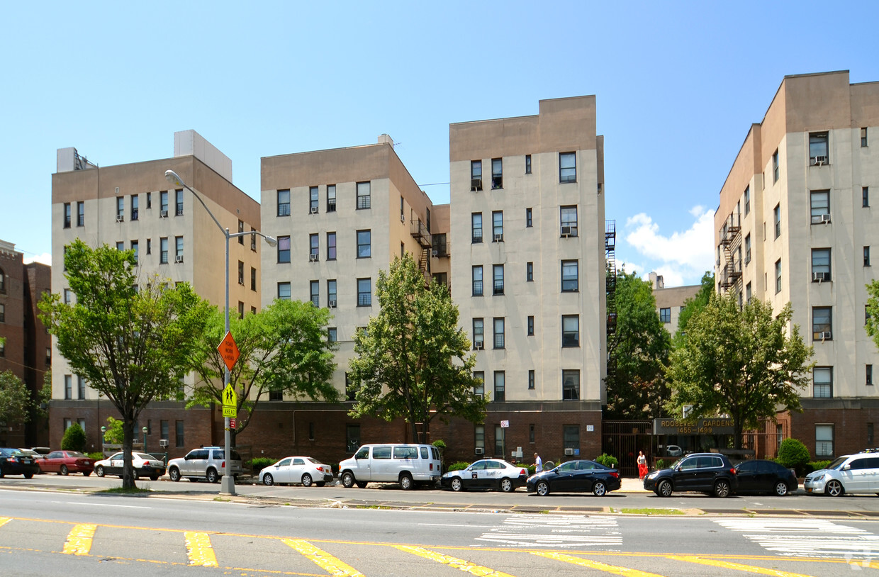 Foto del edificio - Roosevelt Gardens