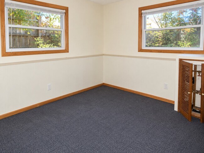 Foto del edificio - 2422 Elliot Ave