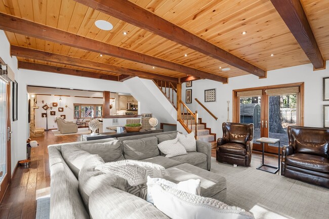 Building Photo - 1094 Tiller - Beautiful Mill Creek Home