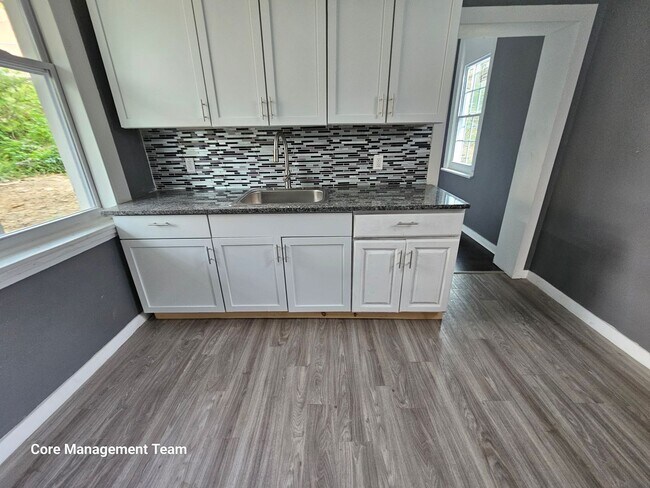 Foto del edificio - Updated 1 bedroom 1 bath apartment for ren...