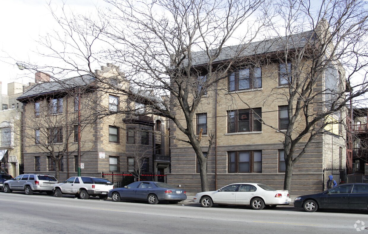 Primary Photo - 4107-4115 N Broadway St