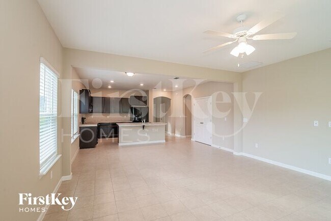 Building Photo - 10852 Ventnor Ave