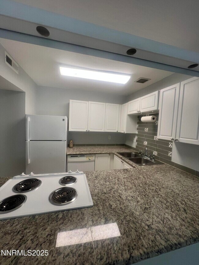 Foto del edificio - 2555 Clear Acre Ln