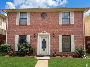 Building Photo - 13834 Trumpetvine St