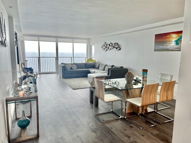 Building Photo - 2201 S Ocean Dr