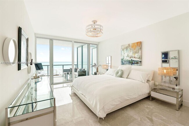 Foto del edificio - 6799 Collins Ave