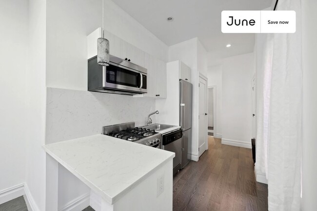 Building Photo - 824 9th Ave