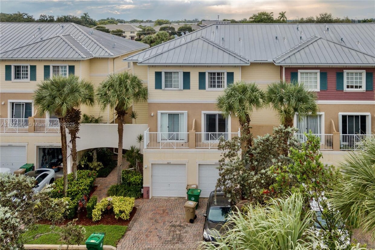 Primary Photo - 4649 SW 75th Way