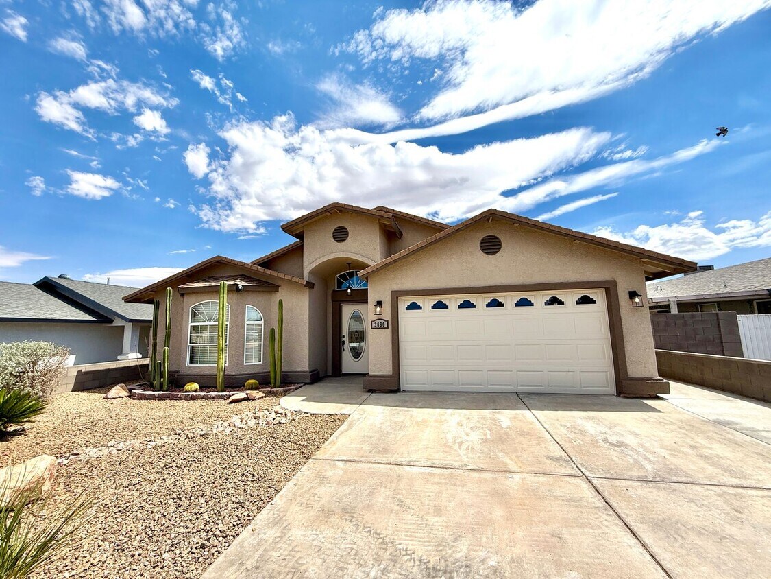 Primary Photo - Charming Custom 3 Bedroom, 2 Bathroom Home...