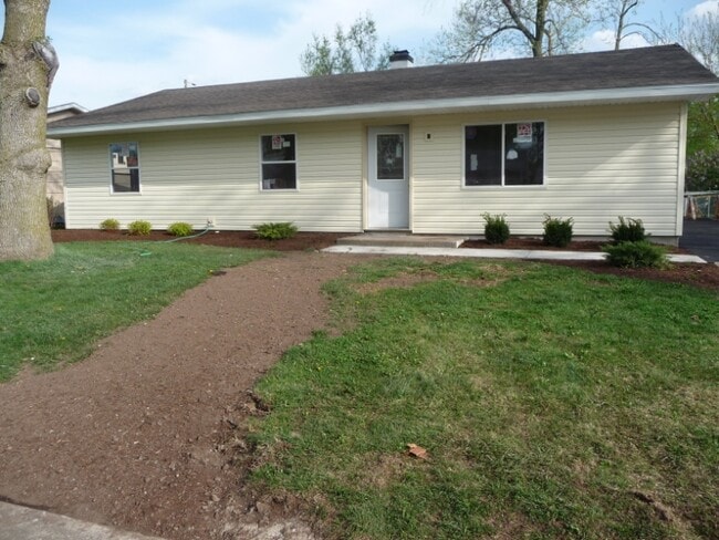Building Photo - 1009 Archway Dr
