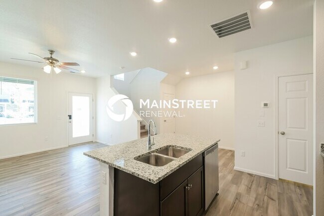 Foto del edificio - 3 Bedroom Pet-Friendly Home in Northglenn, CO with Main Street Renewal