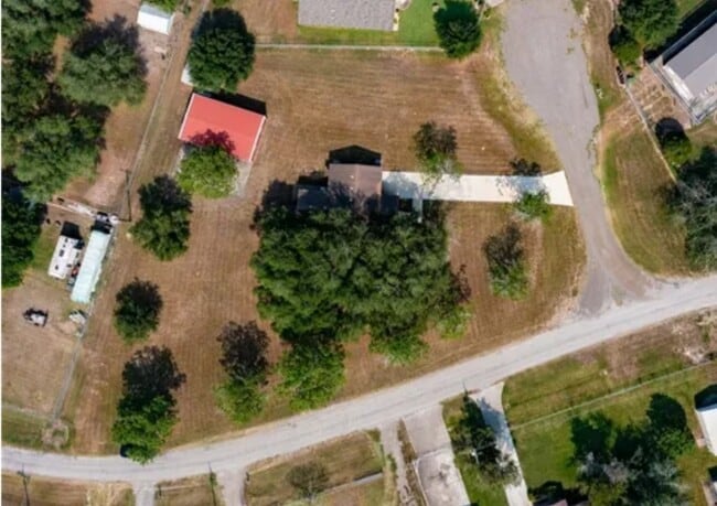 Building Photo - 9027 County Rd 748